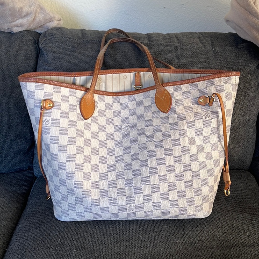 Authentic Louis Vuitton Never full MM shoulder bag